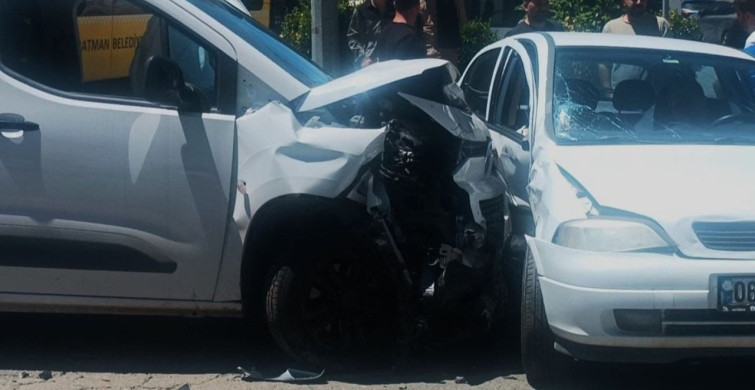 Batman'da Trafik Kazası: 3 Yaralı