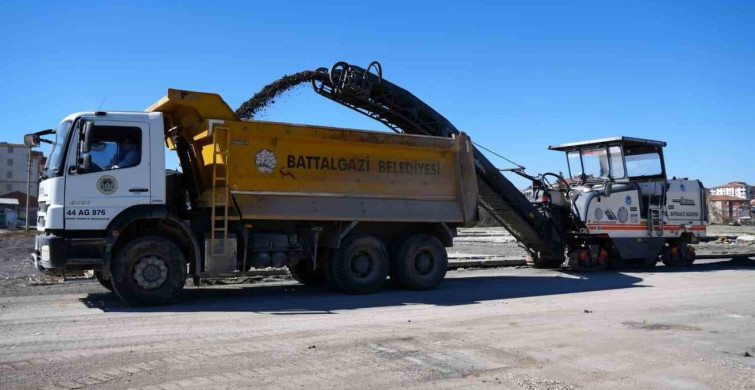 Battalgazi'de Sökülen Asfalt Kırsal Yollarda Yeniden Kullanılıyor