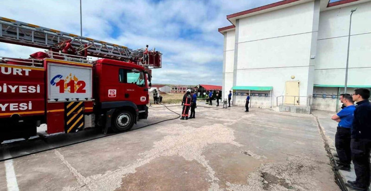 Bayburt açık ceza infaz kurumunda yangın tatbikatı yapıldı