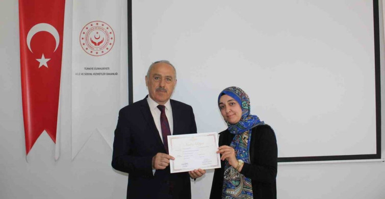 Bayburt Aile Destek Merkezi Kursiyerleri Aile Eğitim Programını Tamamladı