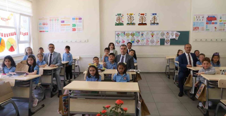 Bayburt'ta 14 bin 537 öğrenci karne heyecanı yaşadı