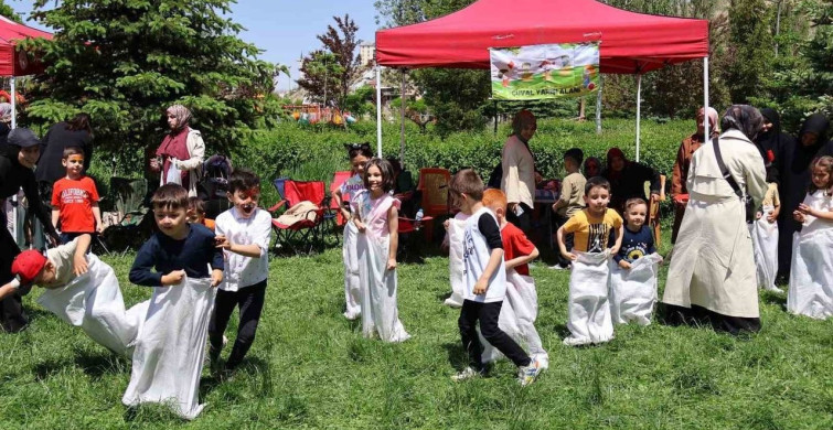 Bayburt'ta 4-6 Yaş Kur'an Kursu Öğrencileri Yıl Sonu Etkinliği Düzenledi