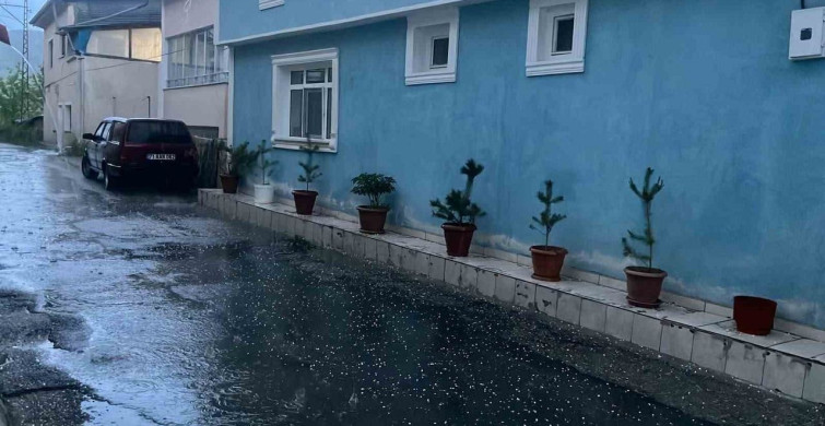 Bayburt'ta Aniden Gelen Dolu Yağışı