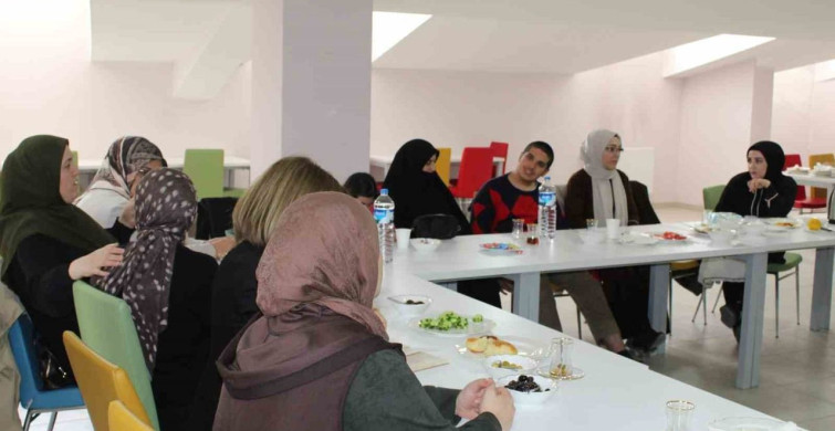 Bayburt'ta Anneler İçin Otizmli Çocukların Ergenlik Süreci Bilgilendirme Programı