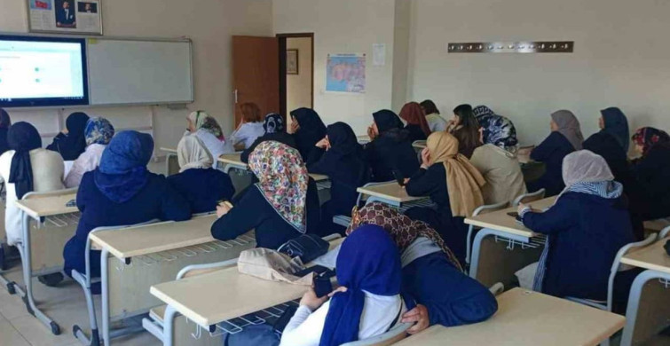 Bayburt’ta HEM kursiyerlerine iletişim becerileri eğitimi verildi