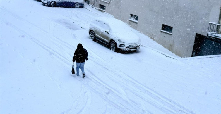 Bayburt'ta Kar Nedeniyle Eğitime Ara Verildi