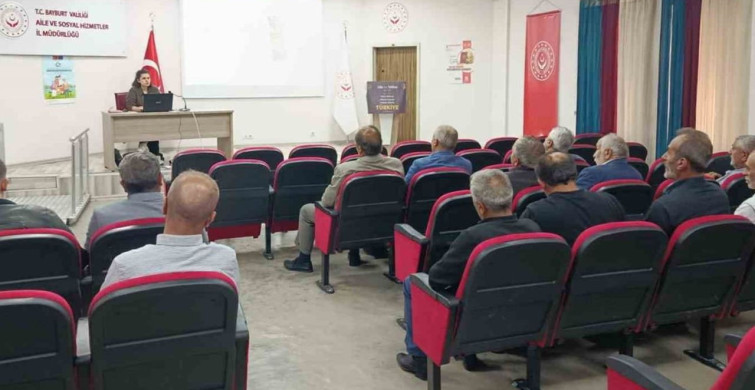 Bayburt'ta muhtarlara sosyal hizmetler anlatıldı