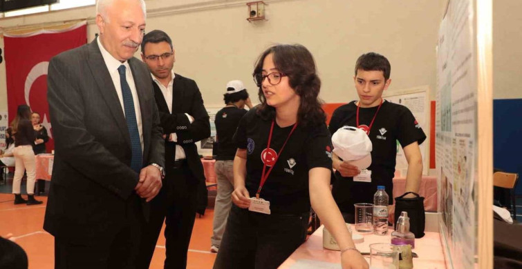 Bayburt'ta Öğrenciler Bilim Projeleri ile Buluşuyor