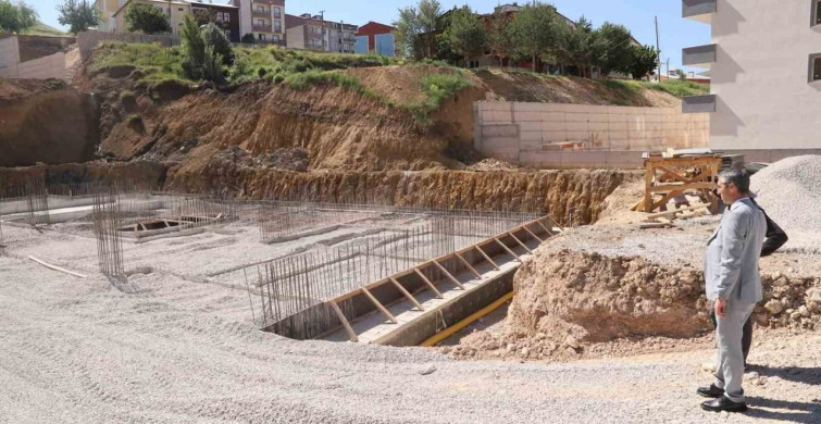 Bayburt'ta okul inşaatları hızla devam ediyor