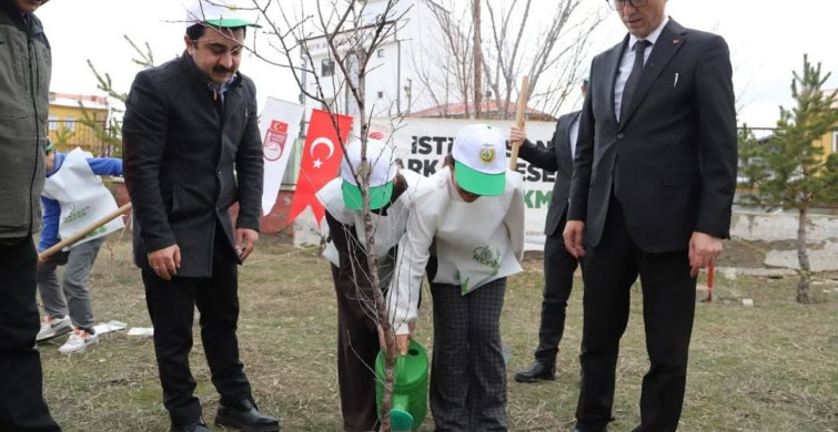 Bayburt'ta Orman Haftası Etkinliği: Öğrenciler Fidan Dikti