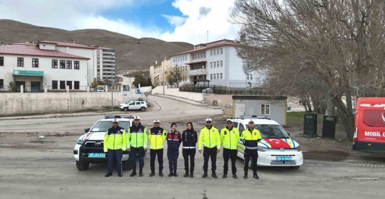 Bayburt'ta Polis ve Jandarmadan Ortak Trafik Denetimi