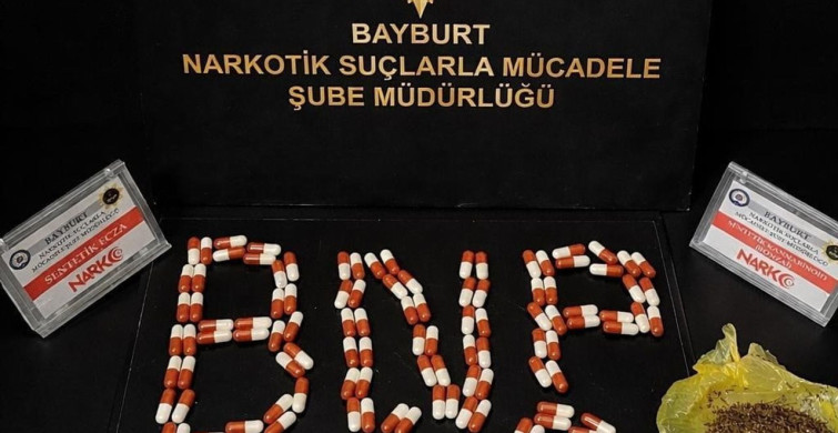 Bayburt'ta Uyuşturucu Operasyonu: 132 Adet Ecza Ele Geçirildi
