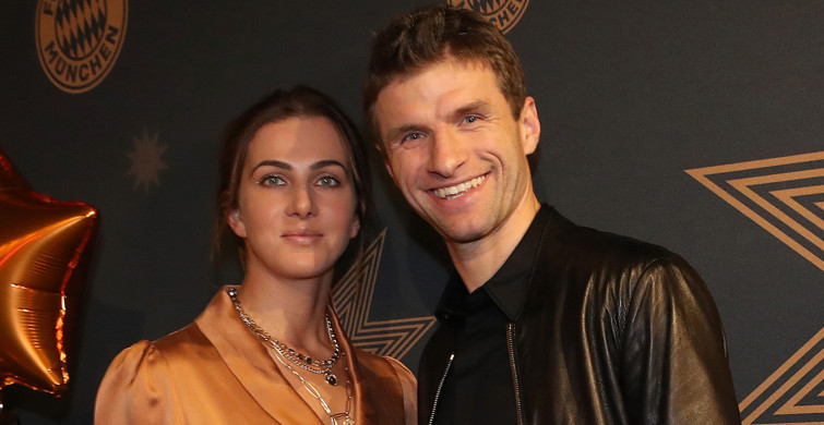 Bayern Münih'in Yıldızı Thomas Müller'in Manchester United'a Transferine Eşi Engel Olmuş!