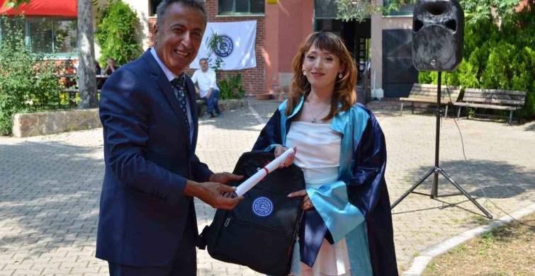 Bayındır Meslek Yüksekokulu'nda Moda Defilesi Coşkusu