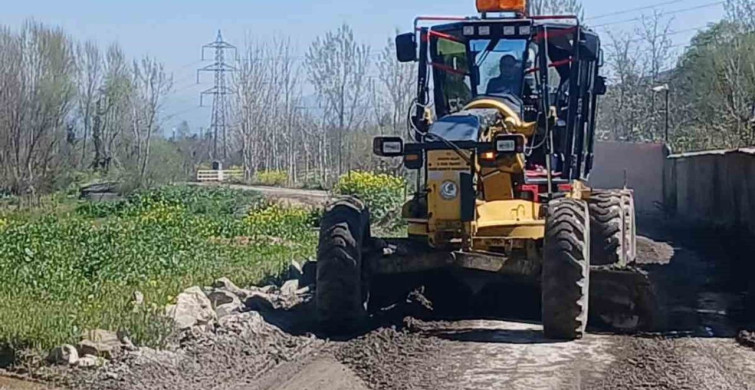 Bayırköy'de Arazi Yollarında Greyderle Düzenleme Çalışması