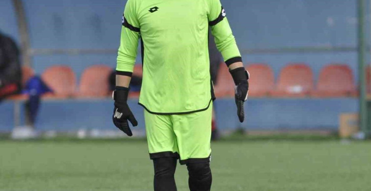 Baykal Altay futbol kariyerine veda etti