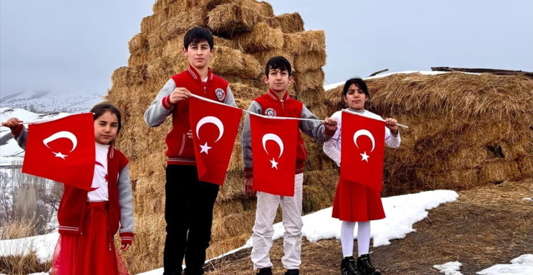 Bayrak Sevgisi: Erzurumlu Öğrenciler Etkinlik Düzenledi