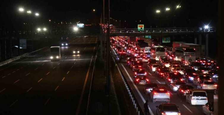 Bayram Yoğunluğu: Sakarya Otoyollarında Trafik Sorunu