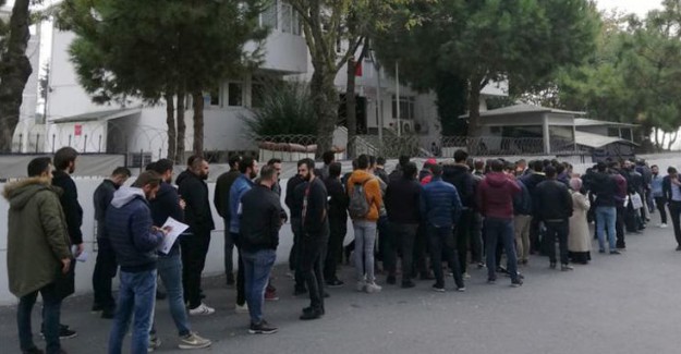 Bedelli Kuyruğu Gece Gündüz Demeden Devam Ediyor!