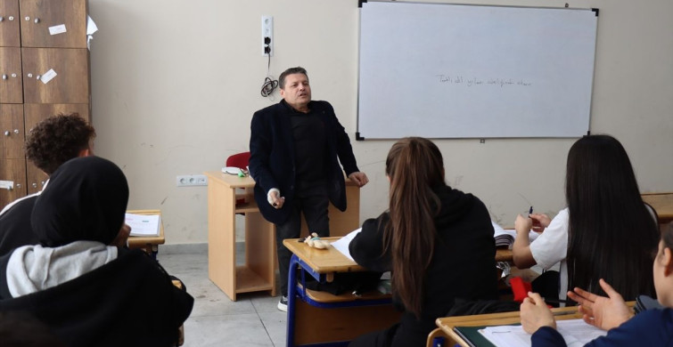 Bedensel Engelli Öğretmen, Eserleriyle İlham Veriyor