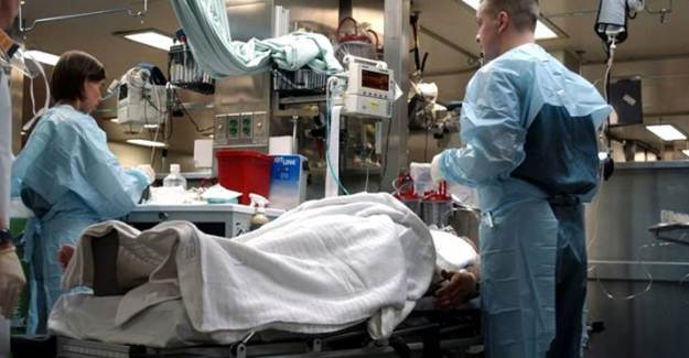 Belçika'da Maskesiz Çalışan Doktor Yüzlerce Kişiye Korona Bulaştırdı
