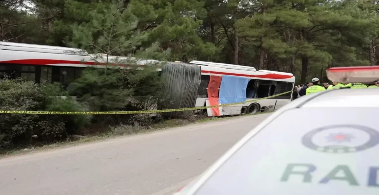 Belediye otobüsü ve tır çarpıştı: 1 kişi hayatını kaybetti, çok sayıda yaralı var