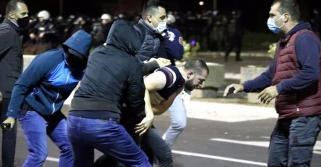 Belgrad'da 'Sokağa Çıkma Yasağı'na İsyan