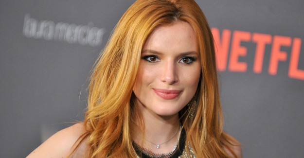 Bella Thorne'un Koltuk Altı Tüyleri Olay Yarattı