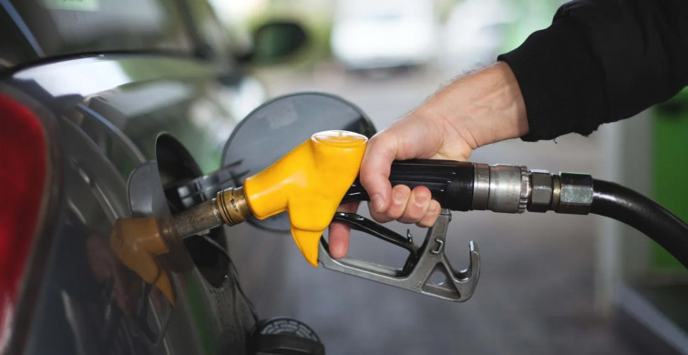 Benzin ve motorine rekor zam yolda! Litre fiyatı 30 lirayı bulabilir