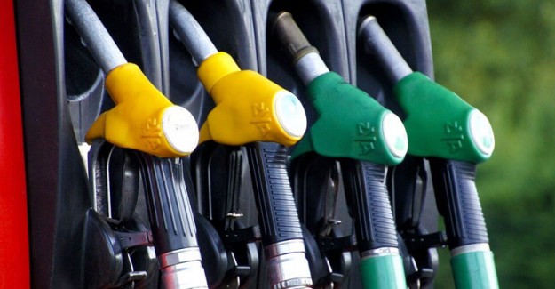 Benzine 20 Kuruş Zam Geldi