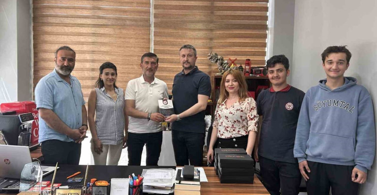 Bergama'da Türkçe İsimli İşletmelere Teşekkür Plaketi