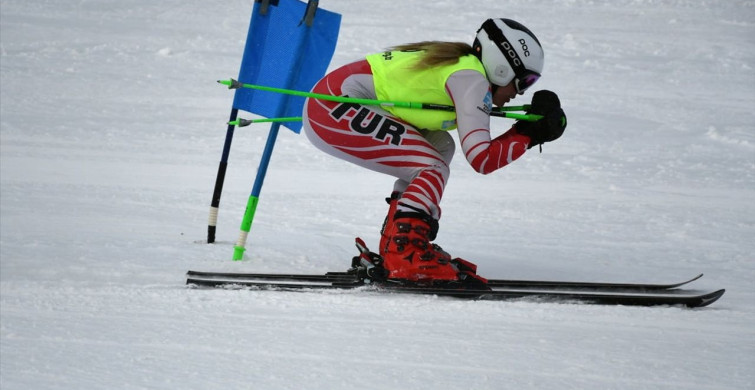 Berkin Usta Sezonu Alp Disiplini Kayak Yarışları Sonuçlandı