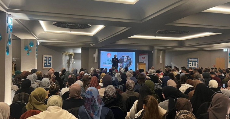 Berlin'de Aile ve Sosyal Hizmetler Bakanlığı'ndan 'Aile: Son Sığınak' Konferansı Berlin'de Aile ve Sosyal Hizmetler Bakanlığı'ndan 'Aile: Son Sığınak' Konferansı