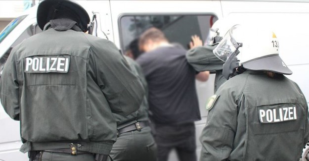 Berlin'de İki Türk Kadına Irkçı Saldırı