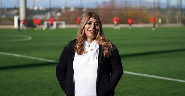 Berna Gözbaşı’ndan Şok İfadeler! 'Futbol Bilgim Sorgulandı'