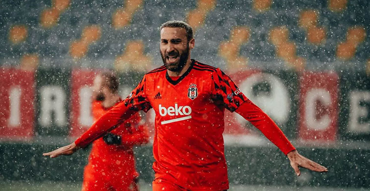 Beşiktaş Cenk Tosun'u Yetiştirmek İstiyor!