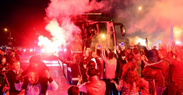 Beşiktaş Taraftarlarından Derbi Sonrası Büyük Destek!