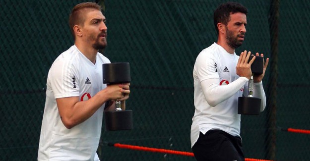 Beşiktaş’a Caner ve Gökhan’dan Kötü Haber!