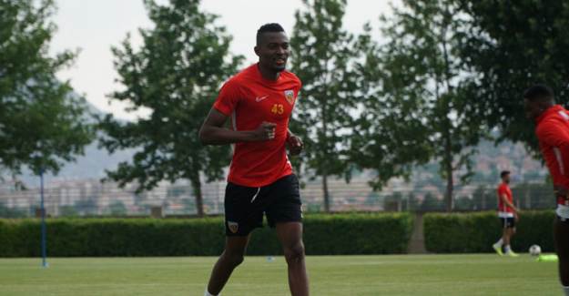 Beşiktaş'ın Emre ve Mensah Teklifi Ortaya Çıktı