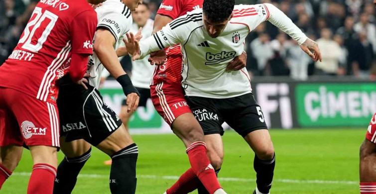 Beşiktaş'ta Emirhan Topçu Cezalı Duruma Düştü