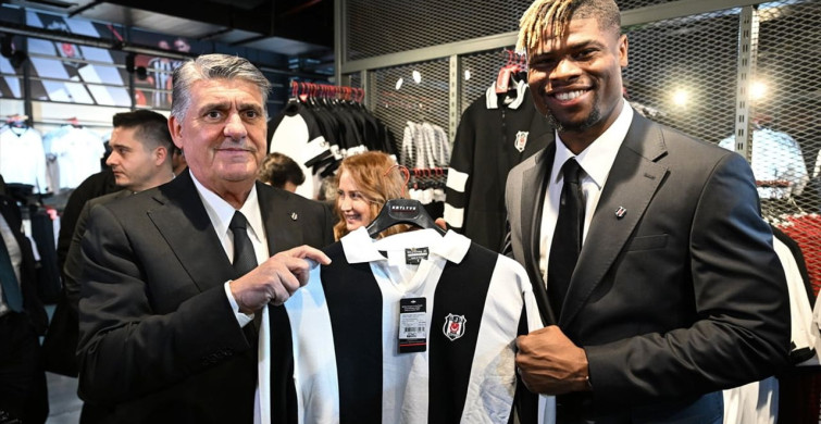 Beşiktaş'ta Yeni Transferlerin İmza Töreni