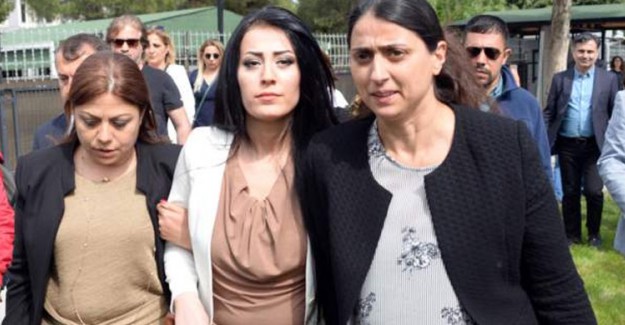 Beyaz Show'da Söyledikleri İçin Tutuklanan Öğretmen Ayşe Çelik Tahliye Edildi