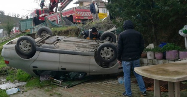 Beykoz'da Otomobil Evin Bahçesine Uçtu