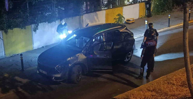 Beylikdüzü’nde dur ihtarına uymayan 2 kişi yakalandı