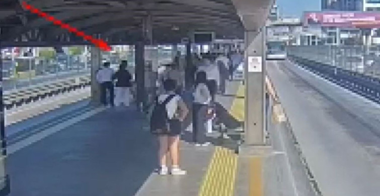 Beylikdüzü'nde metrobüs durağında bıçaklı saldırı sonucu 1 kişi hayatını kaybetti