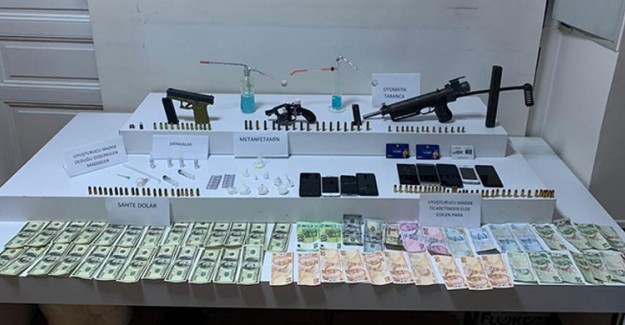 Beyoğlu'nda Narkotik Operasyonu 9 Gözaltı