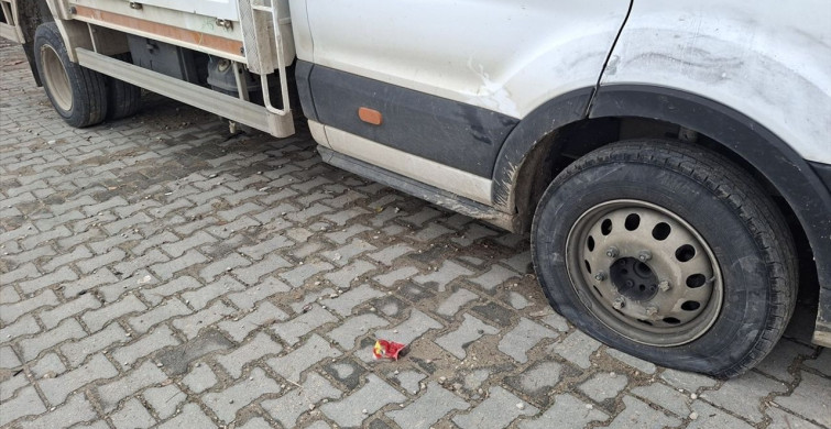 Beypazarı'nda 17 Aracın Lastiklerini Kesen İki Şüpheli Tutuklandı