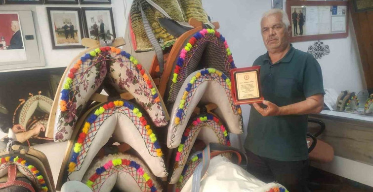 Beypazarlı Semerci Ustası İbrahim Atıcı'ya Hazine ve Maliye Bakanlığı'ndan Plaket