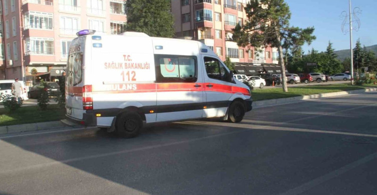 Beyşehir'de kaza sonrası dili boğazına kaçan çocuğu vatandaş kurtardı