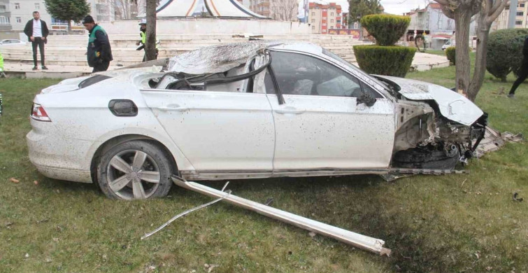 Beyşehir'de Otomobil Devrildi: Sürücü Yaralandı